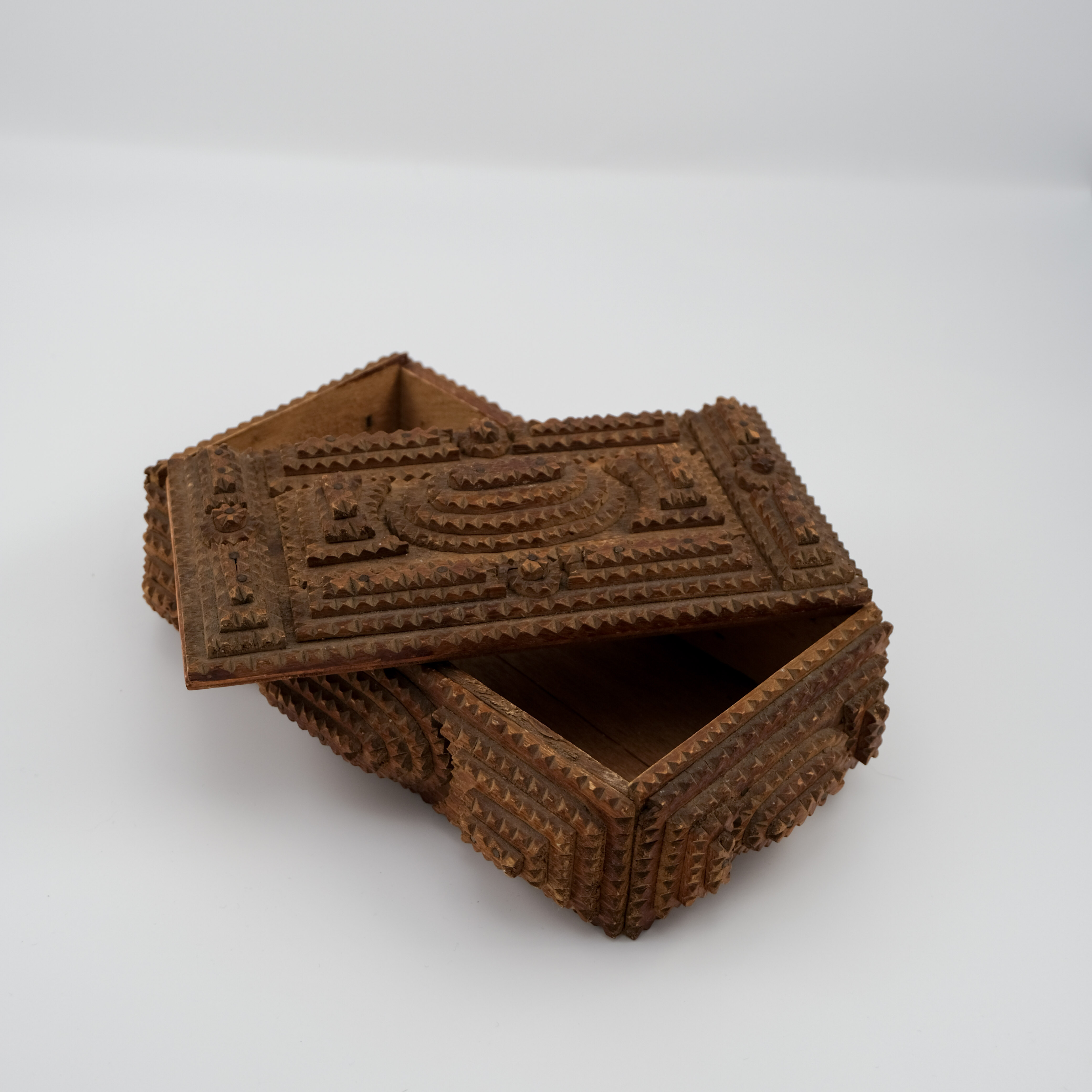 Tramp Art Box With Oval Details – Image 6