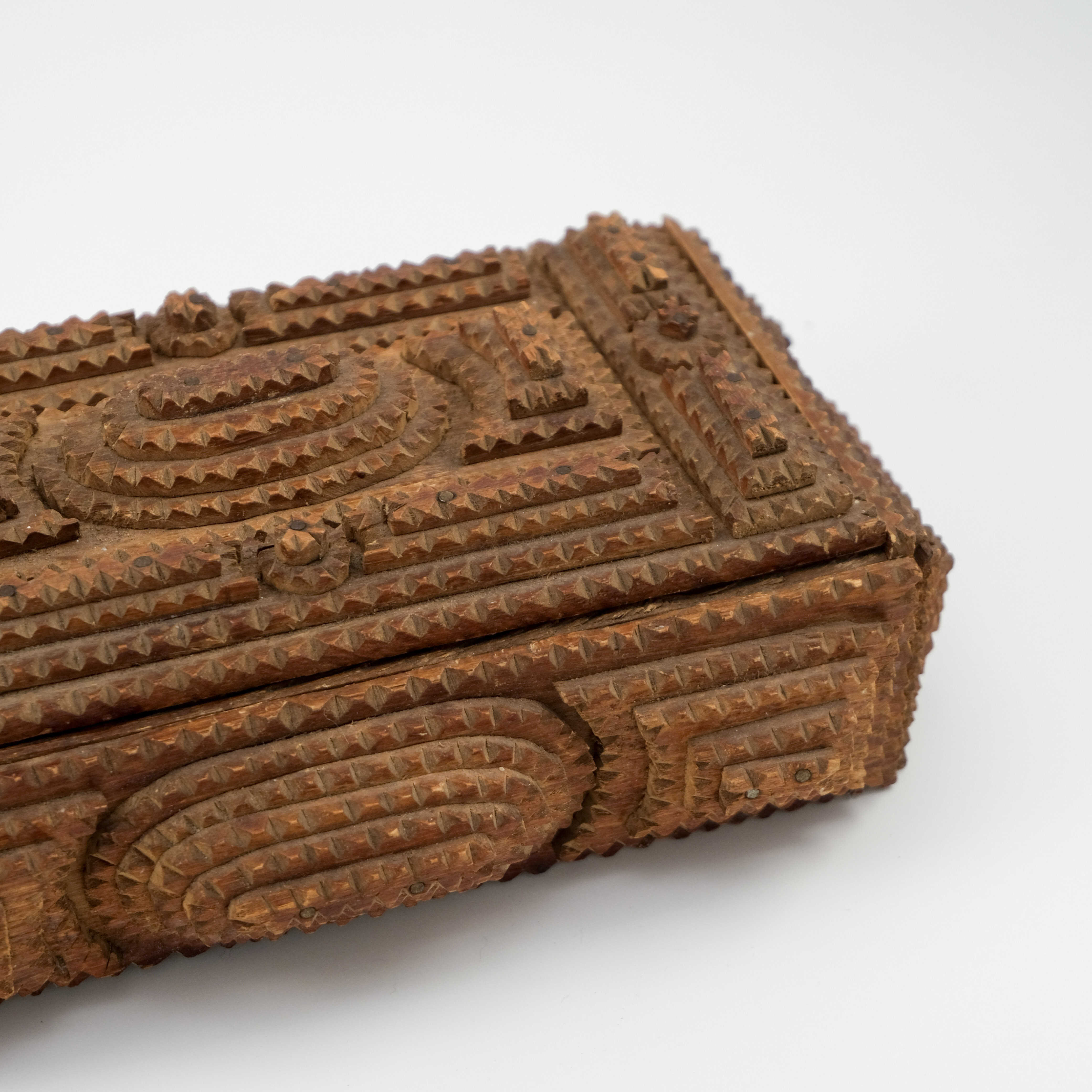 Tramp Art Box With Oval Details – Image 5