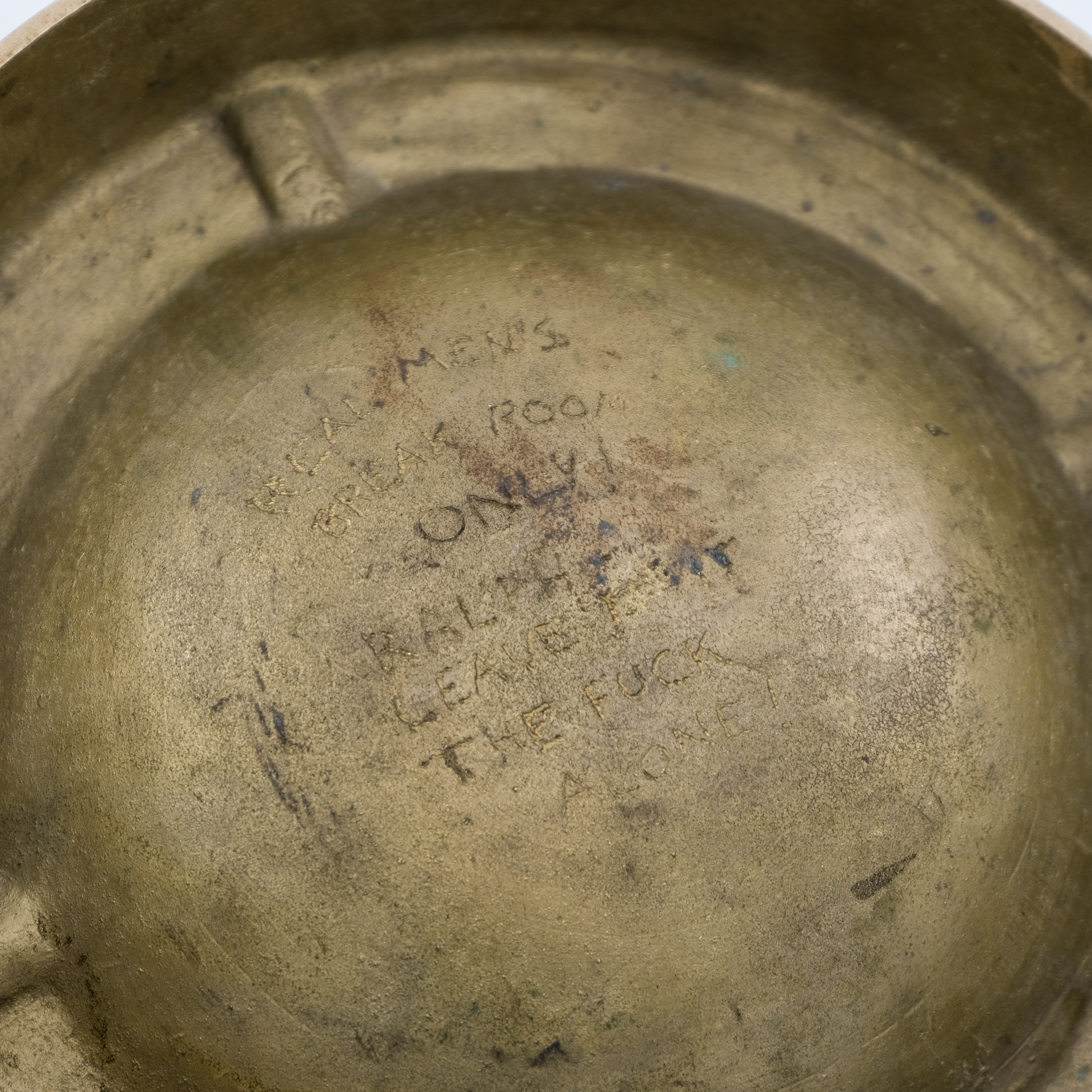 Vintage Brass Ashtray with Hand Engraved Message – Image 5
