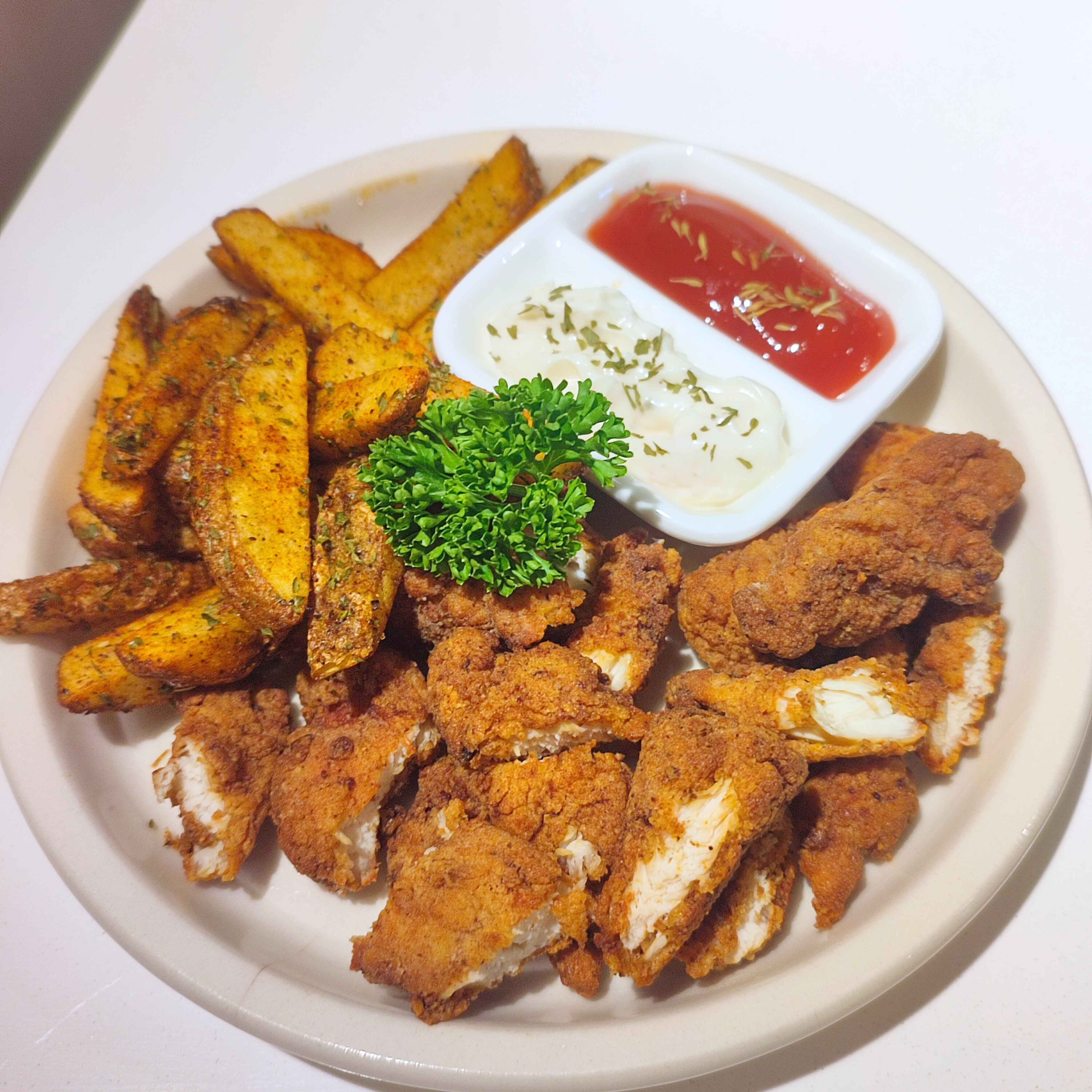 Chic and Chips – Image 1