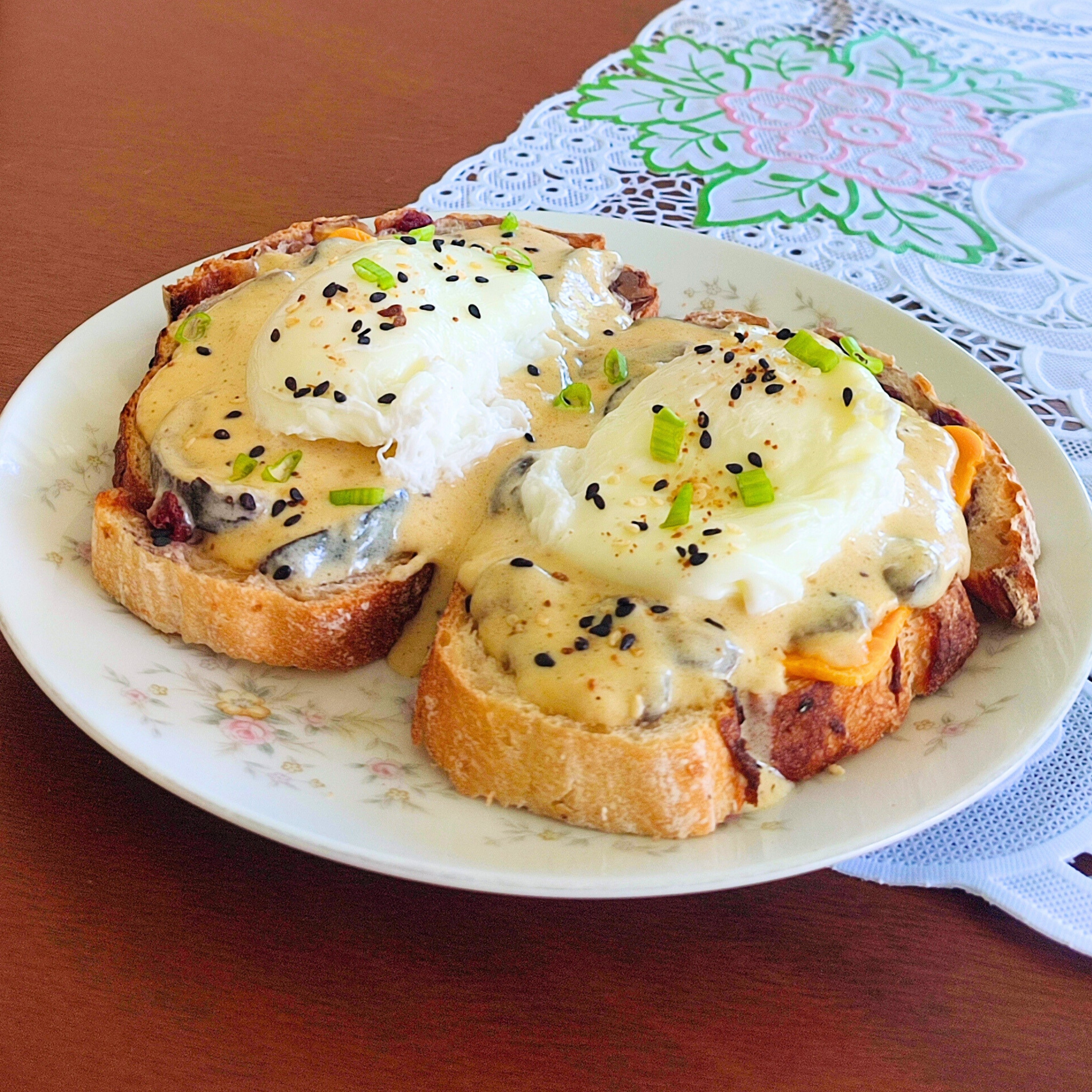 Creamy Mushroom on Toast – Image 1