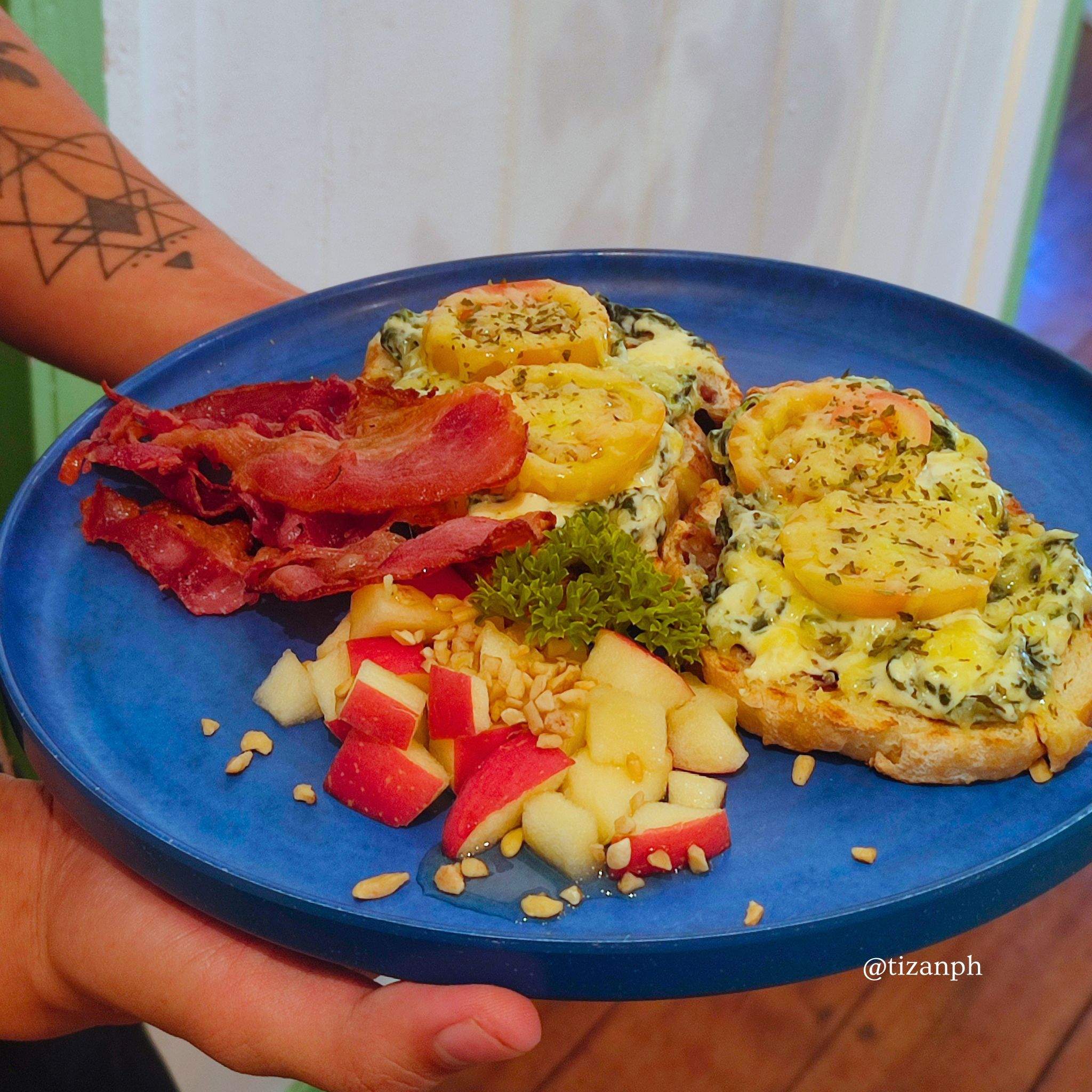 Creamy Spinach on Toast – Image 1