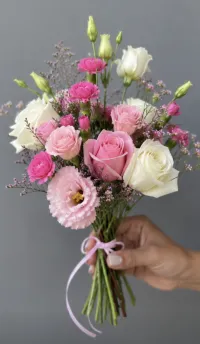 2026 Short and Suite Medium Flower Bouquet – Image 1