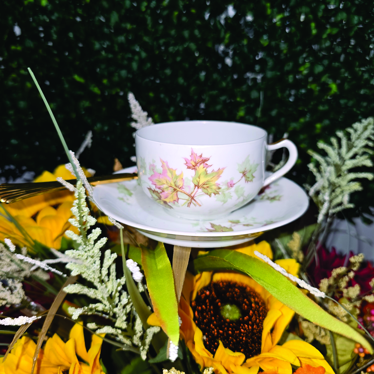 Autumn Maple Teacup Garden Bird Feeder – Image 3