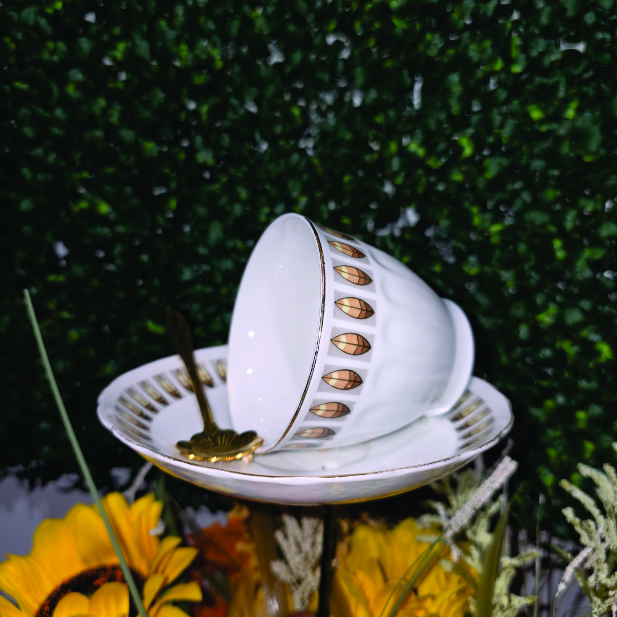 Golden Elegance Teacup Garden Bird Feeder – Image 4