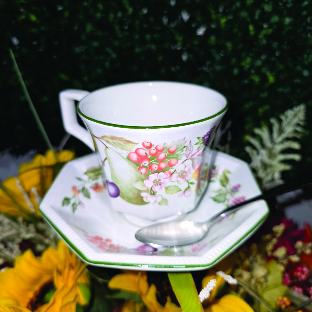 Orchard Bloom Teacup Garden Bird Feeder – Image 2