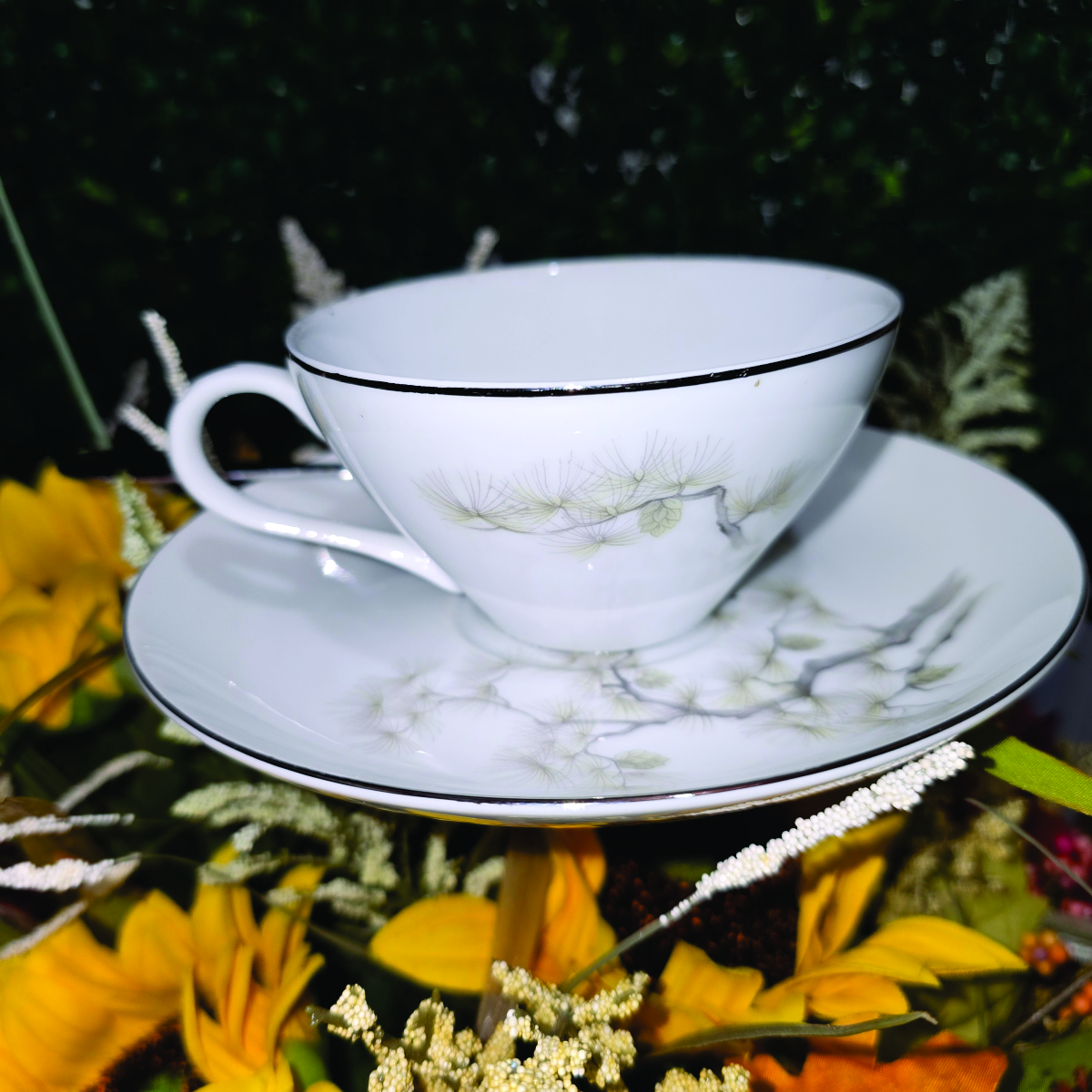 Silver Pine Teacup Garden Bird Feeder – Image 4