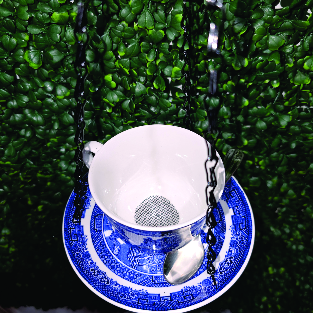 Blue Willow Hanging Teacup Bird Feeder | Johnson Brothers | Tea Time for the Birds™ – Image 3