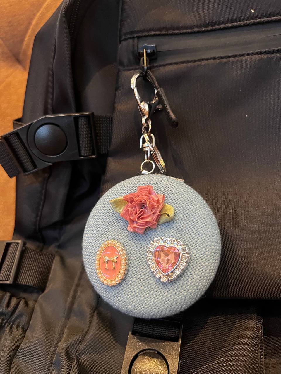 Petit Blossom Macaron Mirror Case – Blue (Heart)