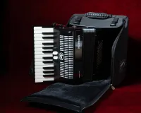 Hohner Bravo II 48 (Black) – Image 8