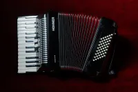 Hohner Bravo II 48 (Black) – Image 5