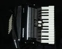 Hohner Bravo II 48 (Black) – Image 3