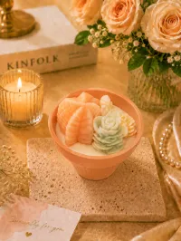 Assortment available – Seashell Bloom Candle