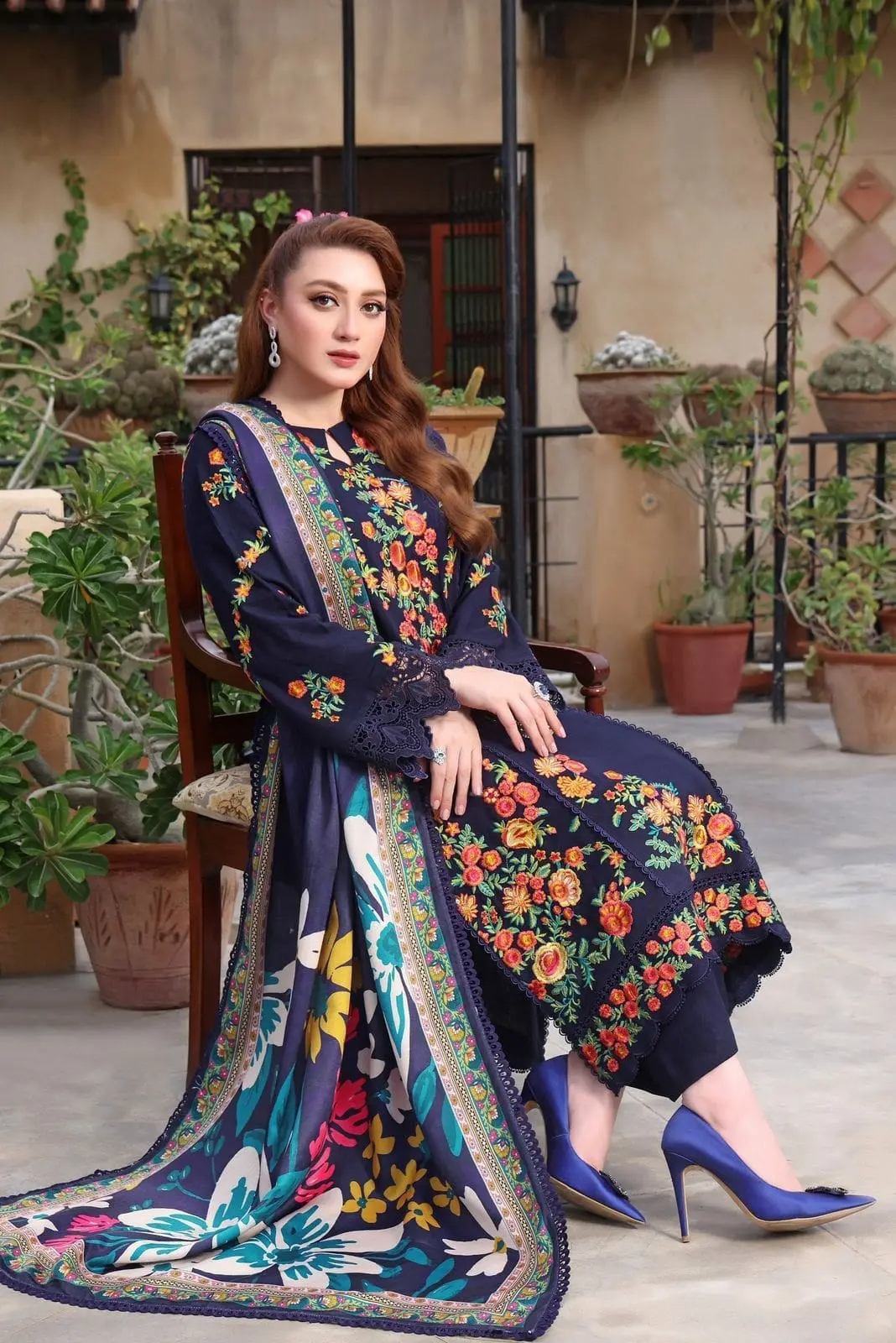 Aneelas 3 Piece Embroidered Lawn Suit – Image 4