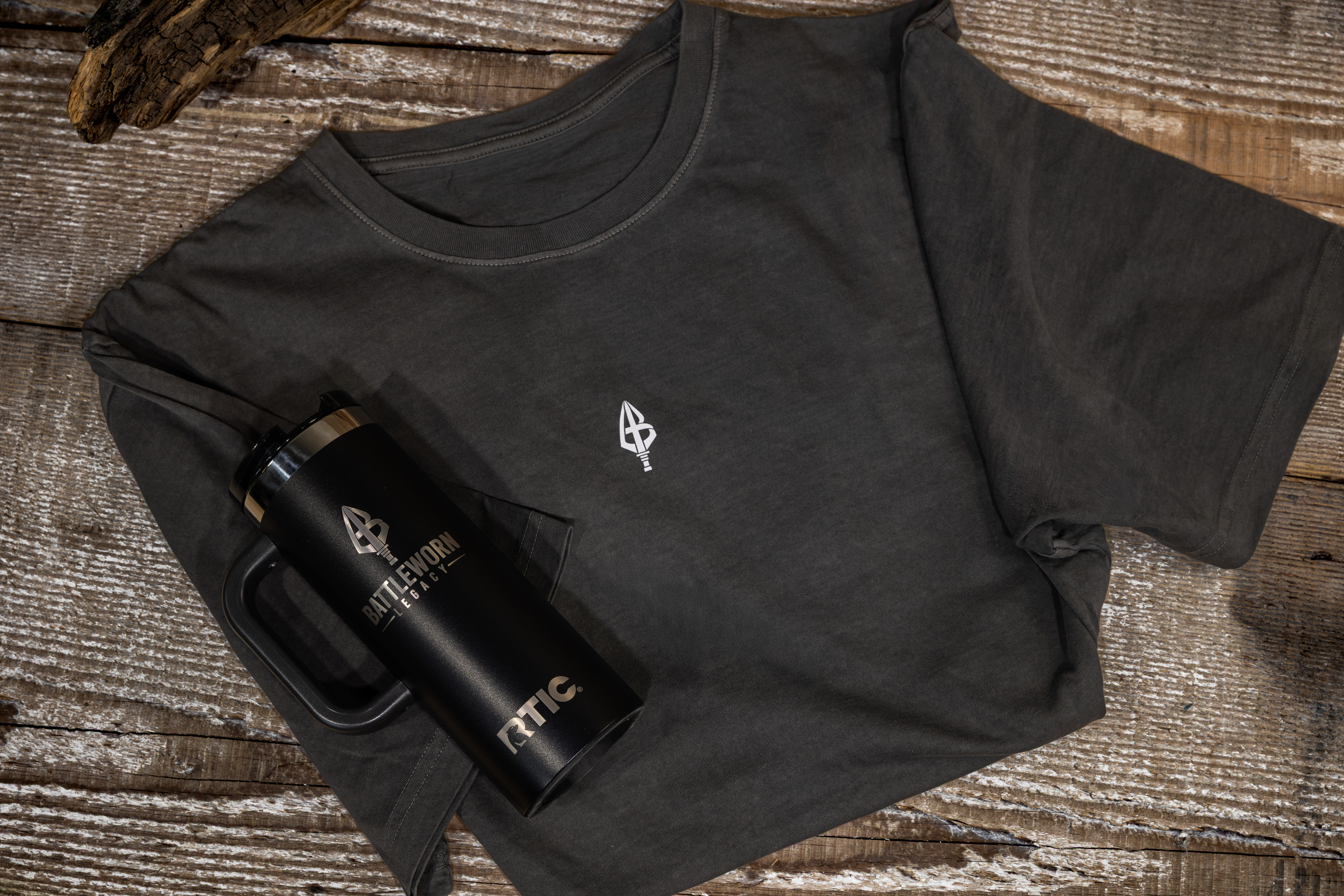 20oz Legacy Travel Mug – Image 4