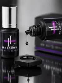 Black UV Lash Glue – Image 2