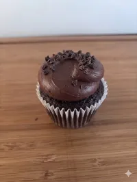 Classic Chocolate Cupcakes – Image 1