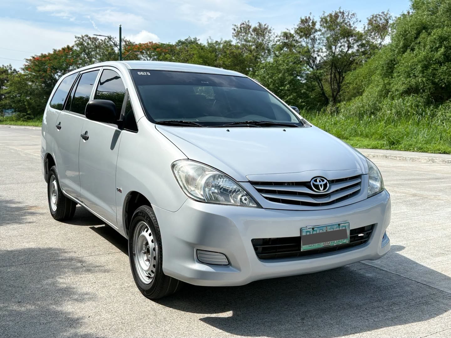 2011 Toyota Innova J – Image 3