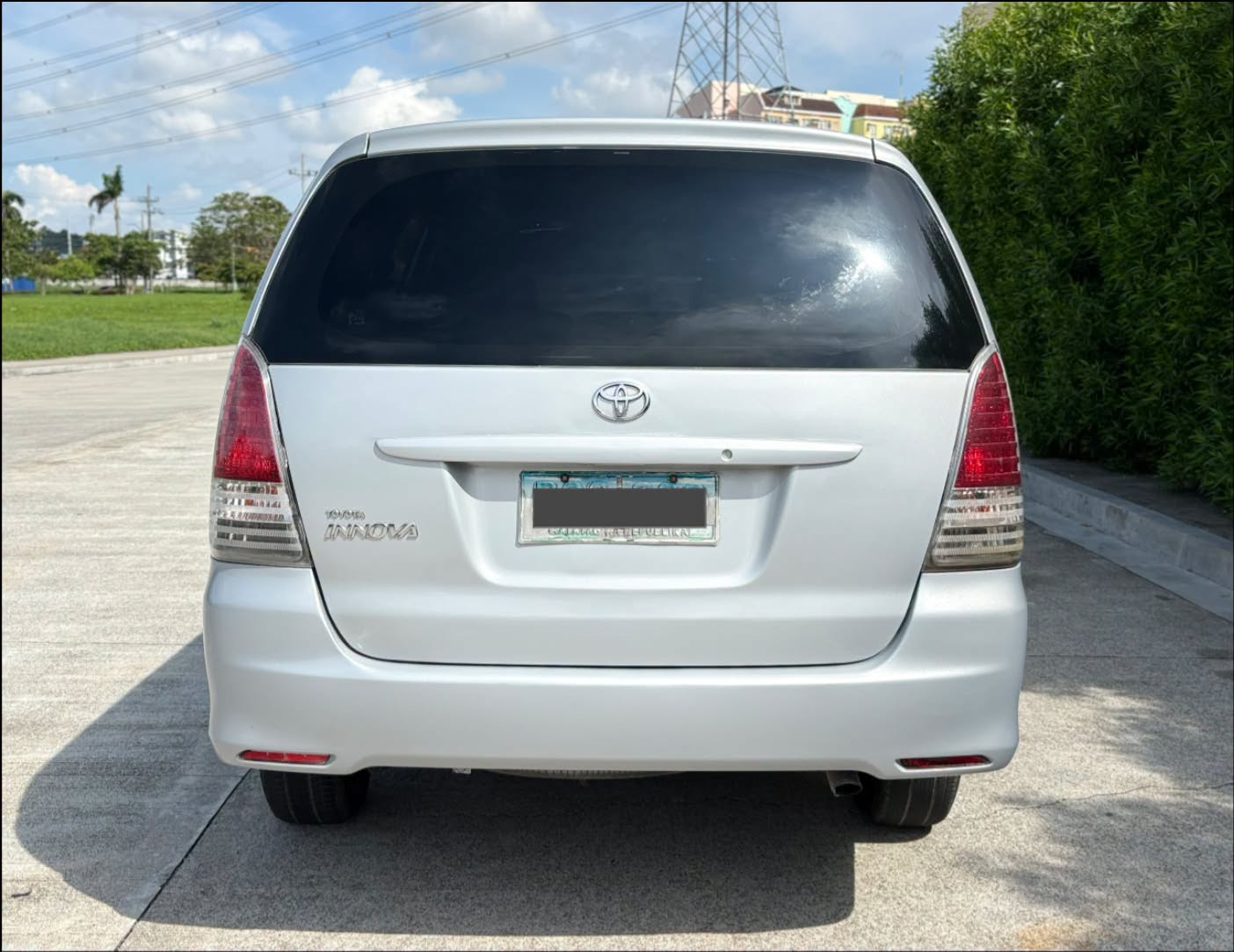 2011 Toyota Innova J – Image 4