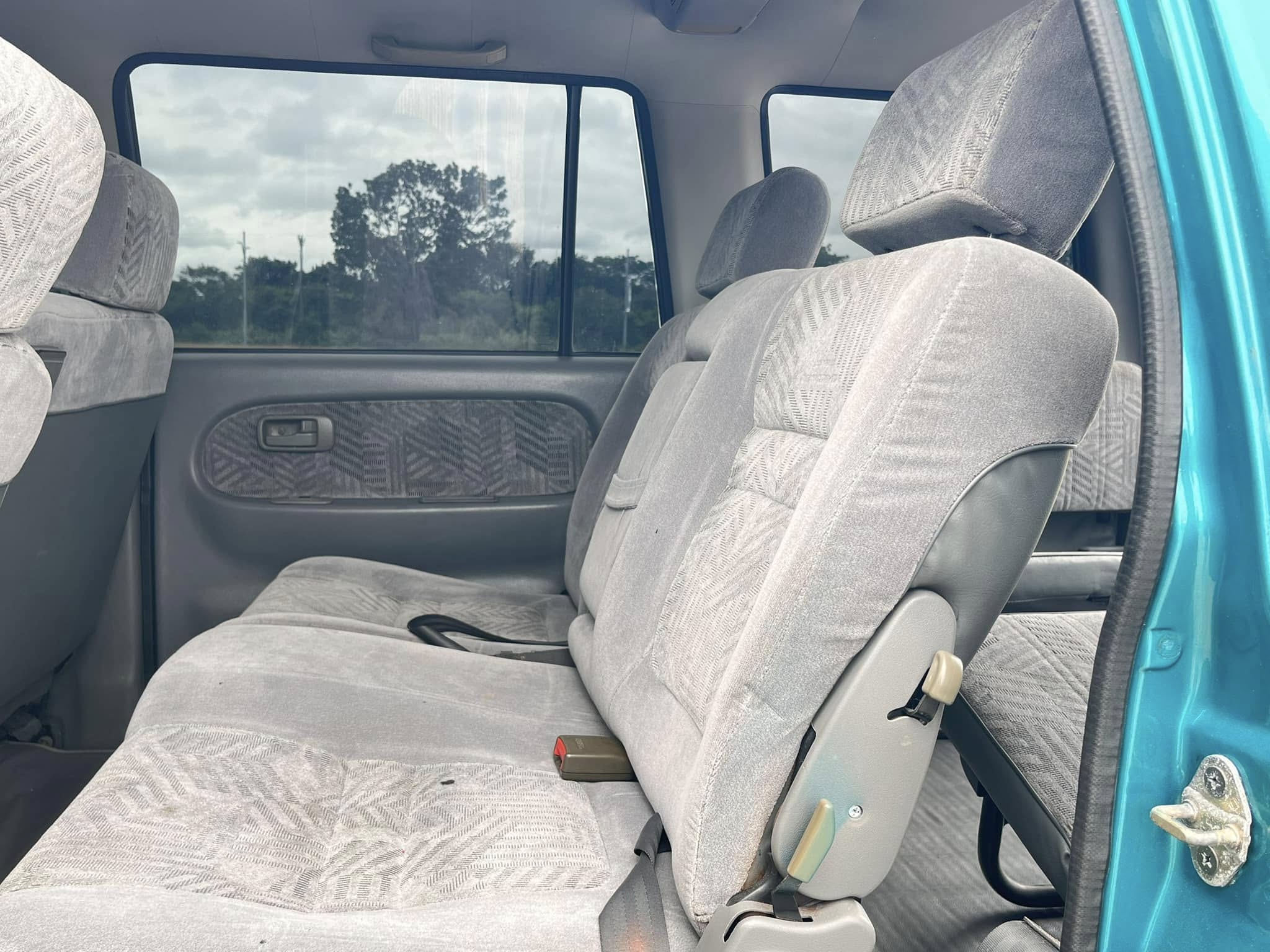 2001 Isuzu Hi-Lander – Image 9