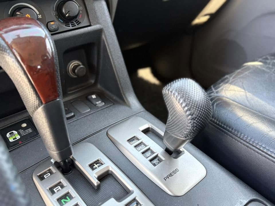 2004 Mitsubishi Pajero 4x4 – Image 5