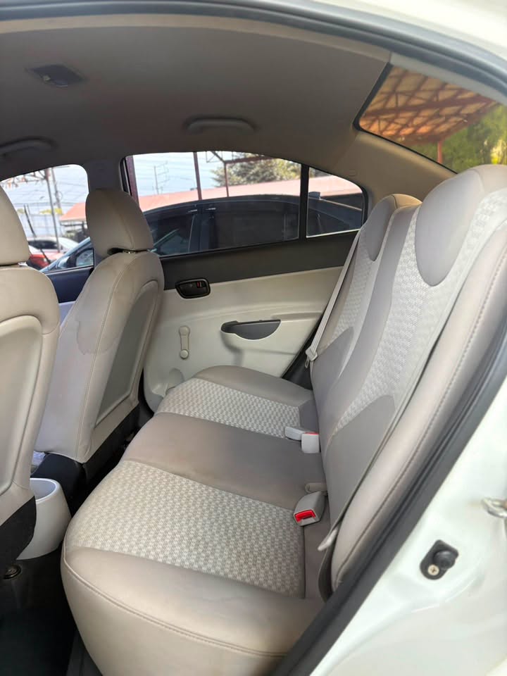 2011 Hyundai Accent CRDI – Image 7