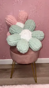 Flower Pillow – Image 1