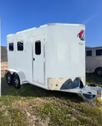 2026 Genesis 16' Slant Load Bumper Pull (2 Horse) – Image 1