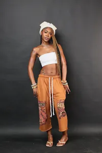 Women's 3/4 Graphic Shorts – Image 7