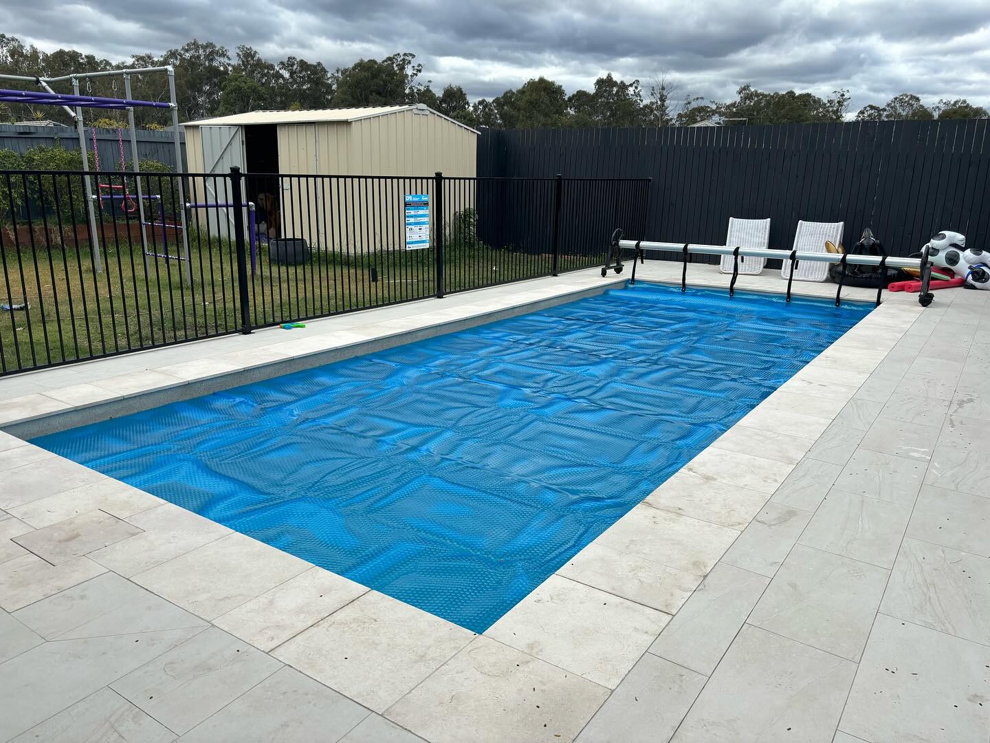 525B Blue Solar Pool Cover – Image 1