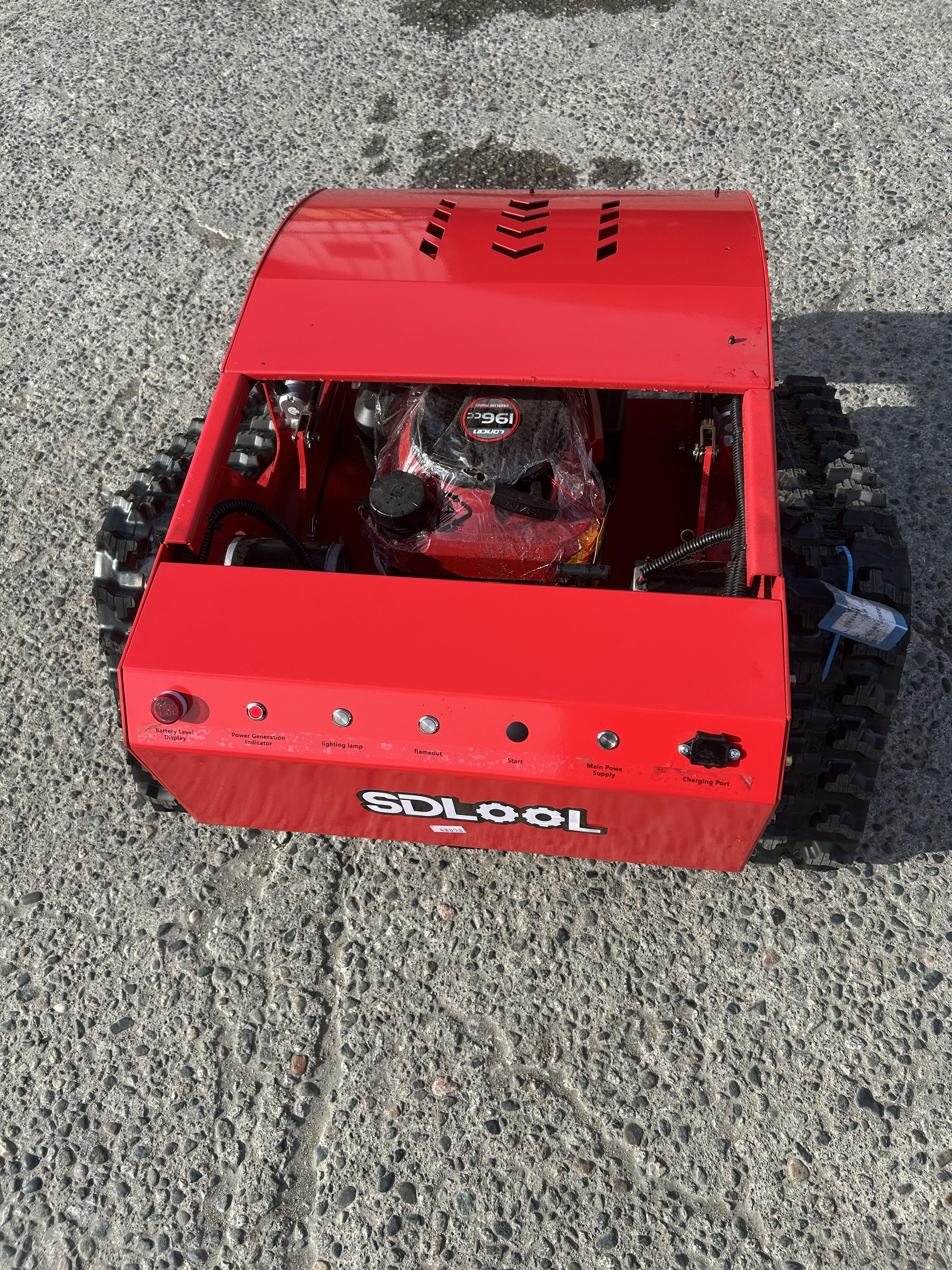 REMOTE CONTROL RUBBER TRACKED LAWN MOWER – Image 3