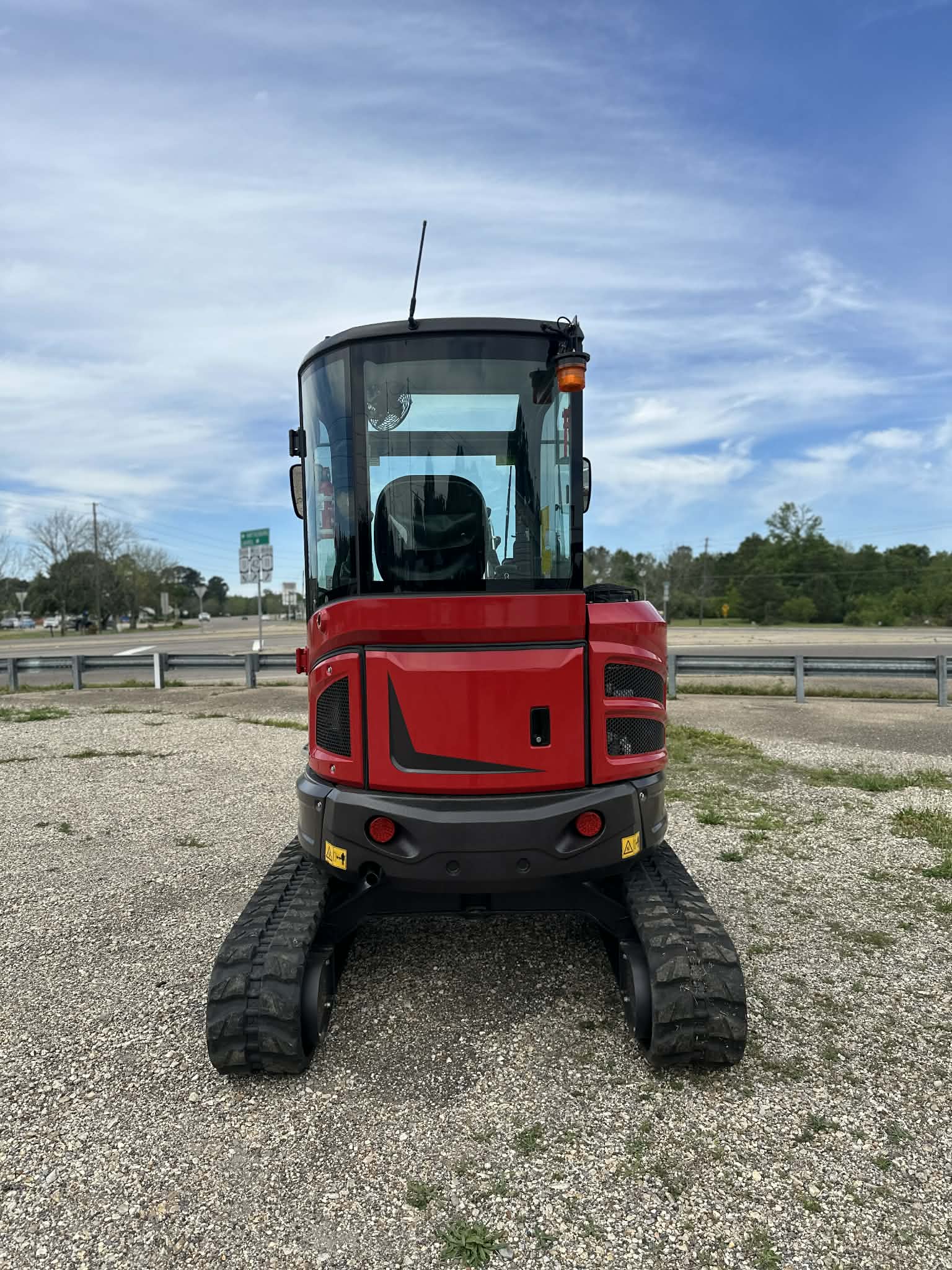 RHINOCEROS RH40 EXCAVATOR W/ KUBOTA D1703 DIESEL ENGINE – Image 5