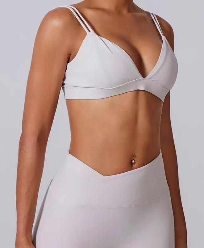 ELOA Seamless Sports Bra – M, Cream