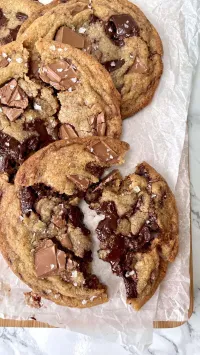 Sourdough Brown butter Double Chocolate Chunk cookie – Image 3