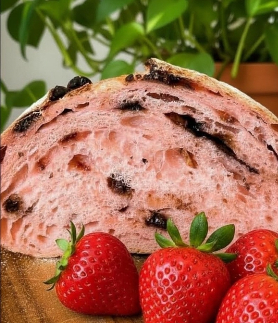 Strawberry Dark Chocolate Sourdough – Image 1