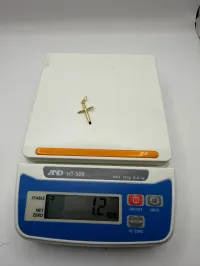 18k Gold Cross Pendant 1.2g – Image 2