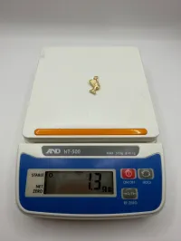 18k Gold Pendant 1.3g – Image 2
