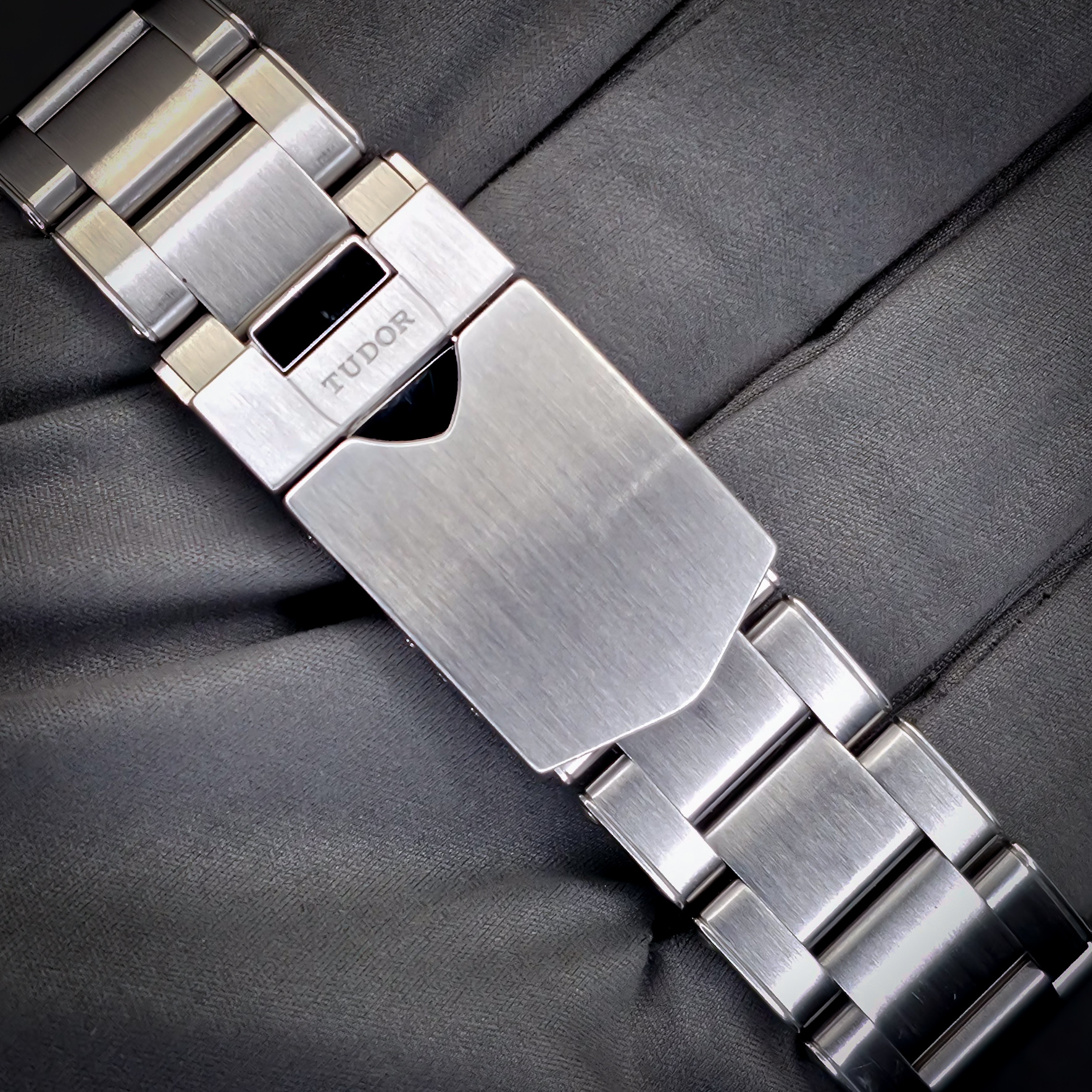 TUDOR BLACK BAY “HARRODS” | REF. 79230G | 41MM | 2018 | GREEN BEZEL | FULL SET – Image 7