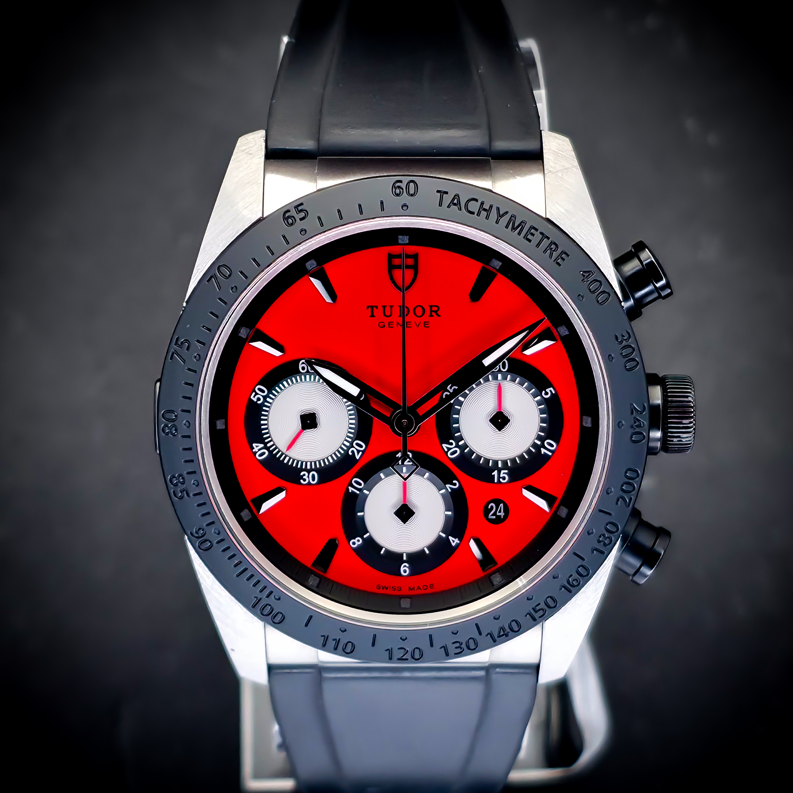 TUDOR FASTRIDER CHRONO | REF. M42010N | 42MM | RED DIAL | 2018 | FULL SET  – Image 3