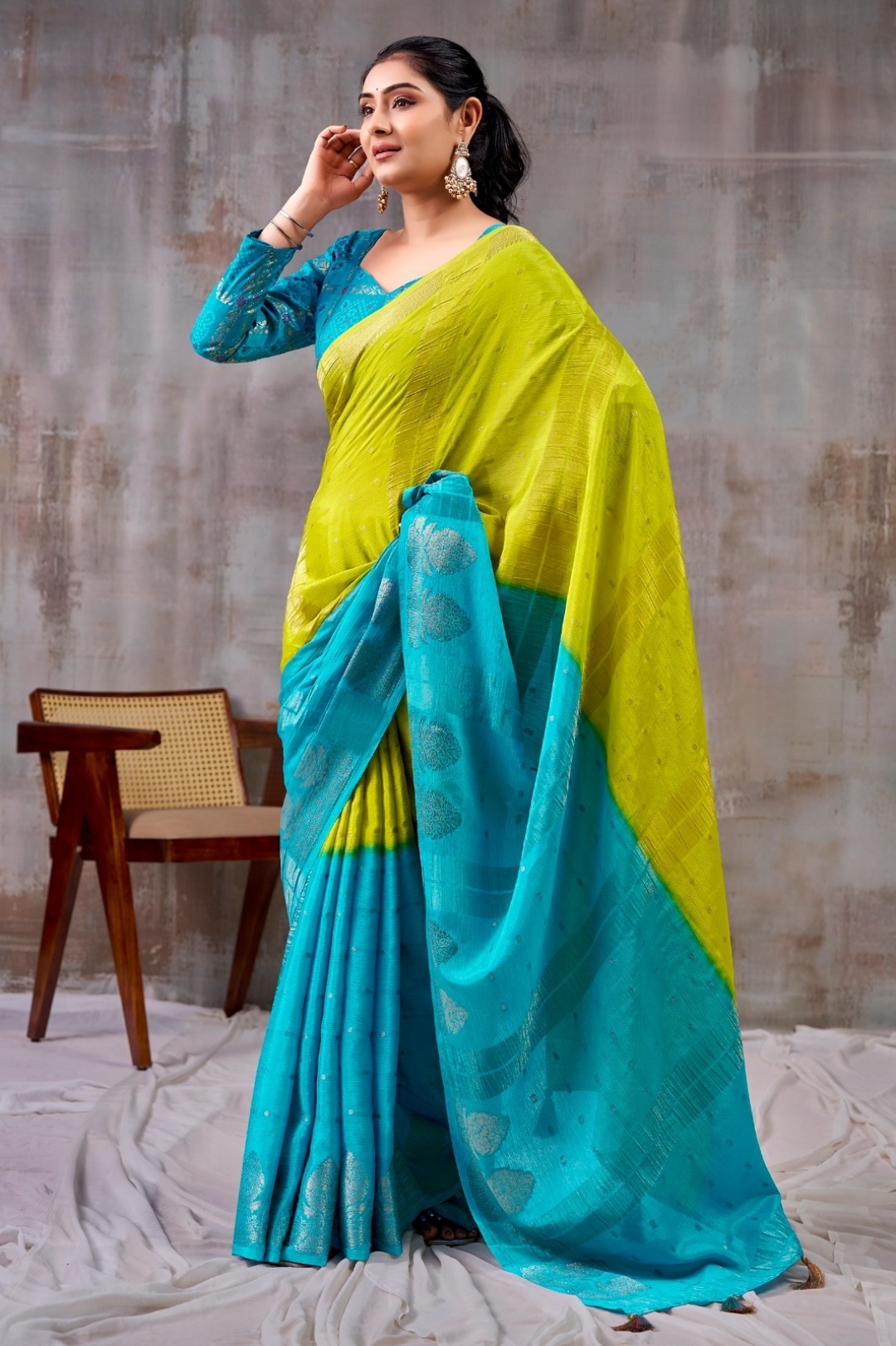 Dual-Tone Zari Delight – GREEN-RAMA