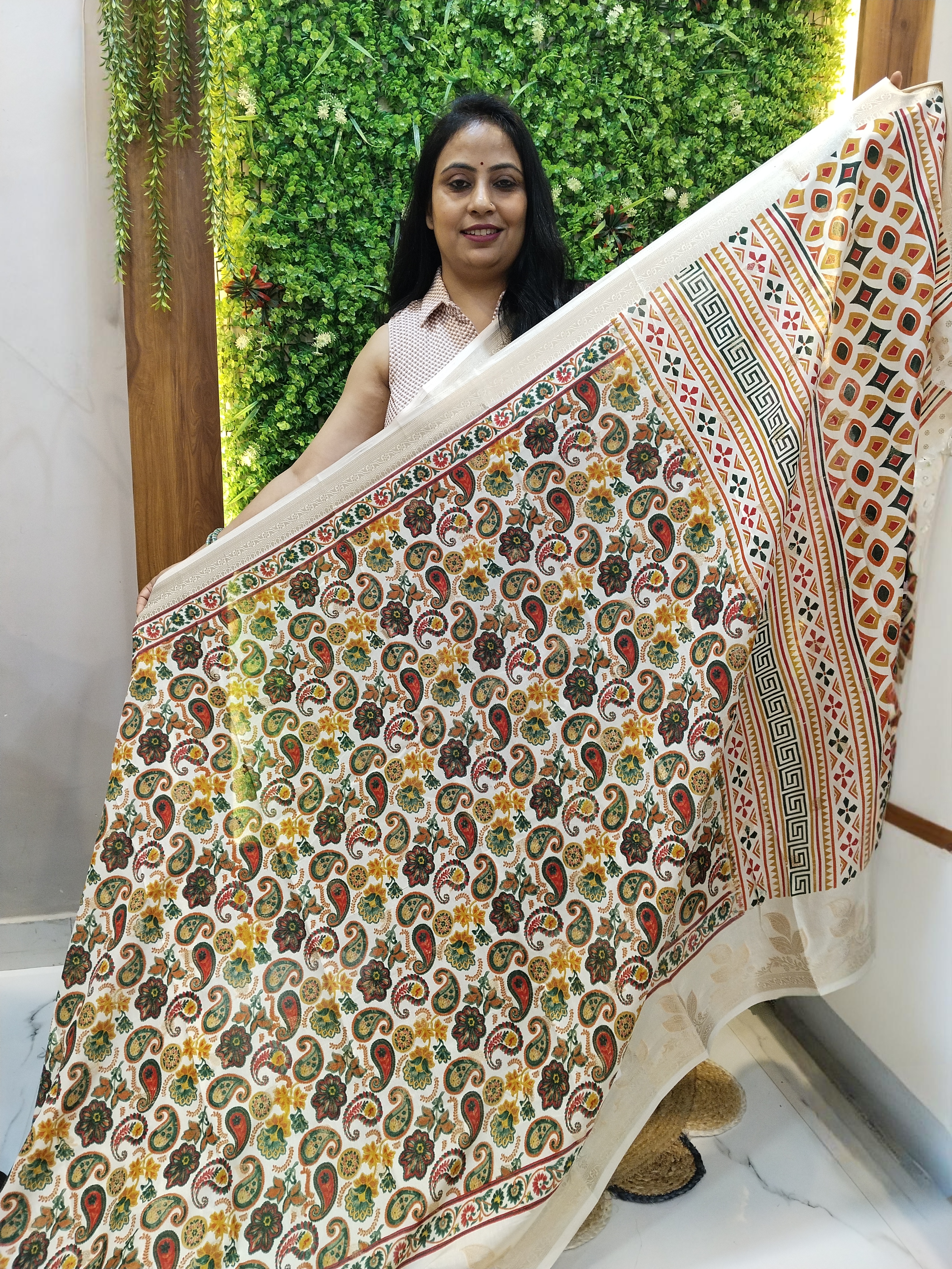 Multi-Color Carry Design Dola Silk Saree – GREEN