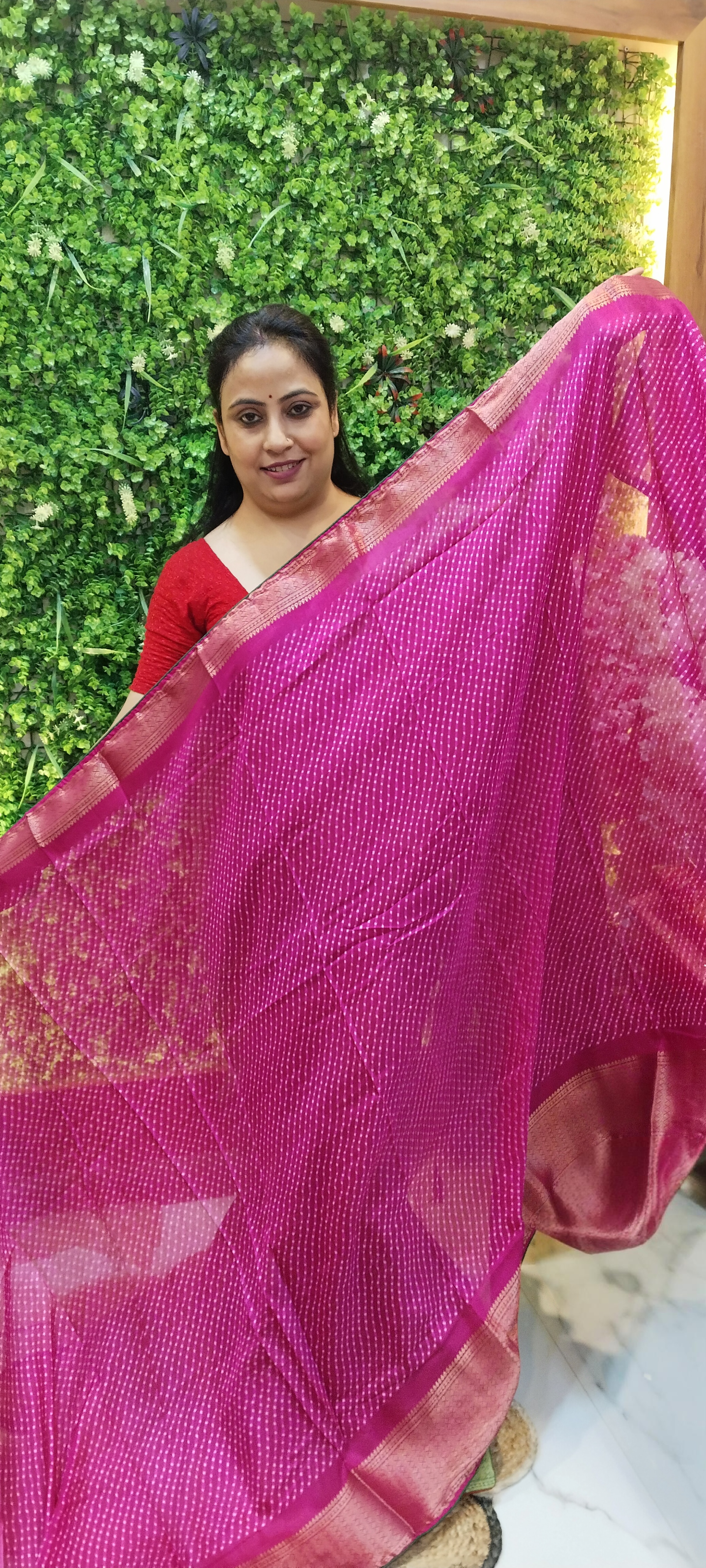 SAWAN SPECIAL MOTHRA SAREE WITH ZARI BORDER – RANI