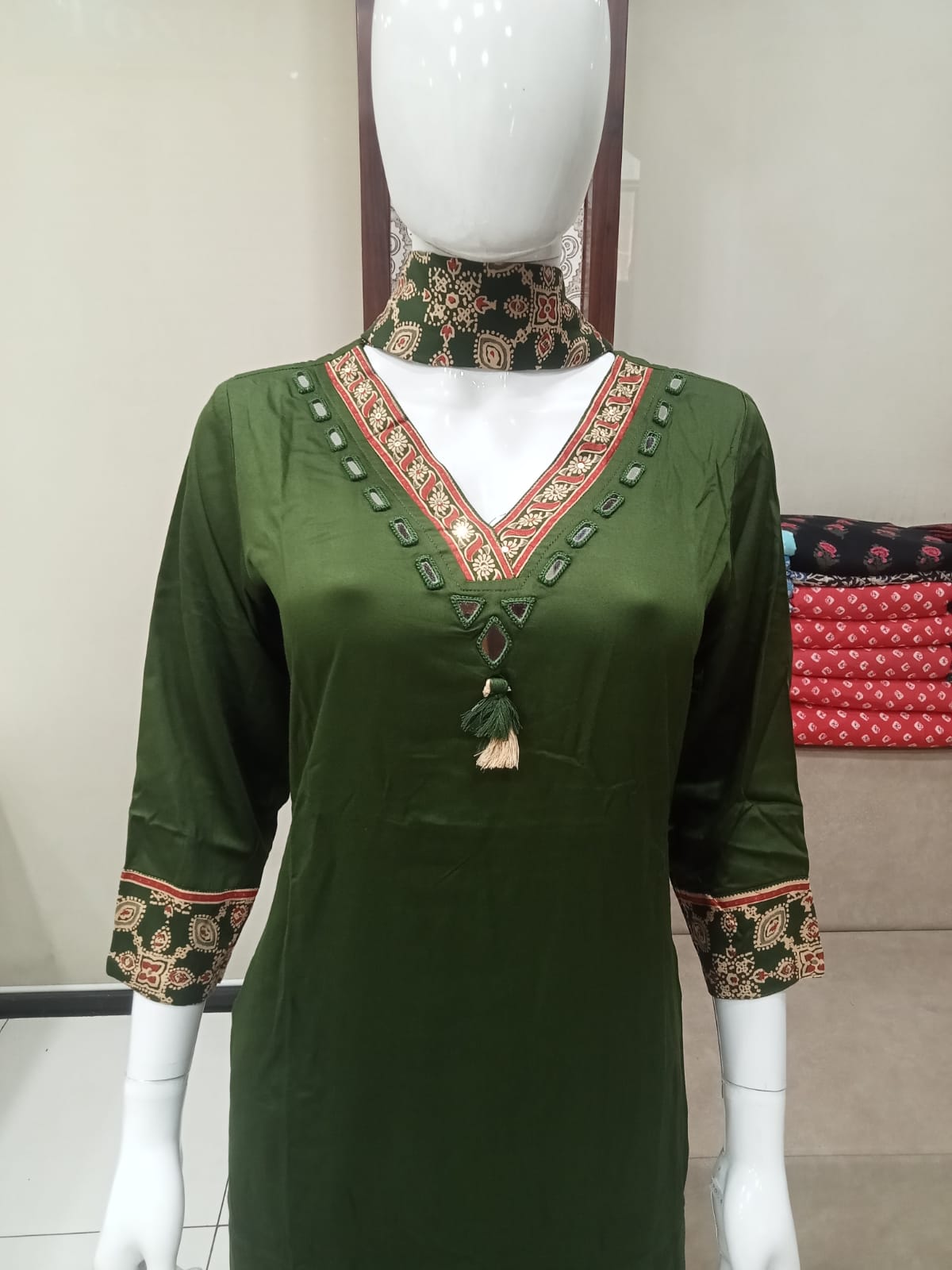 Deep Green Semi Gajji 3 Pcs Kurta Set  – XL - 42