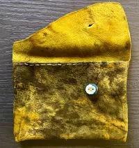 Small Medicine Pouch - Custom Made - Natural Dye Buckskin - Whitetail Backstrap Sinew & Antler Toggle/Button – Image 1