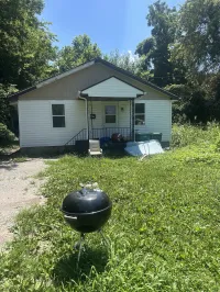 516 N 84th St, East St Louis, IL 62203 – Image 1