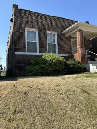 4890 Margaretta Ave. Saint Louis MO 63115 – Image 2