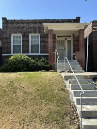 4890 Margaretta Ave. Saint Louis MO 63115 – Image 1