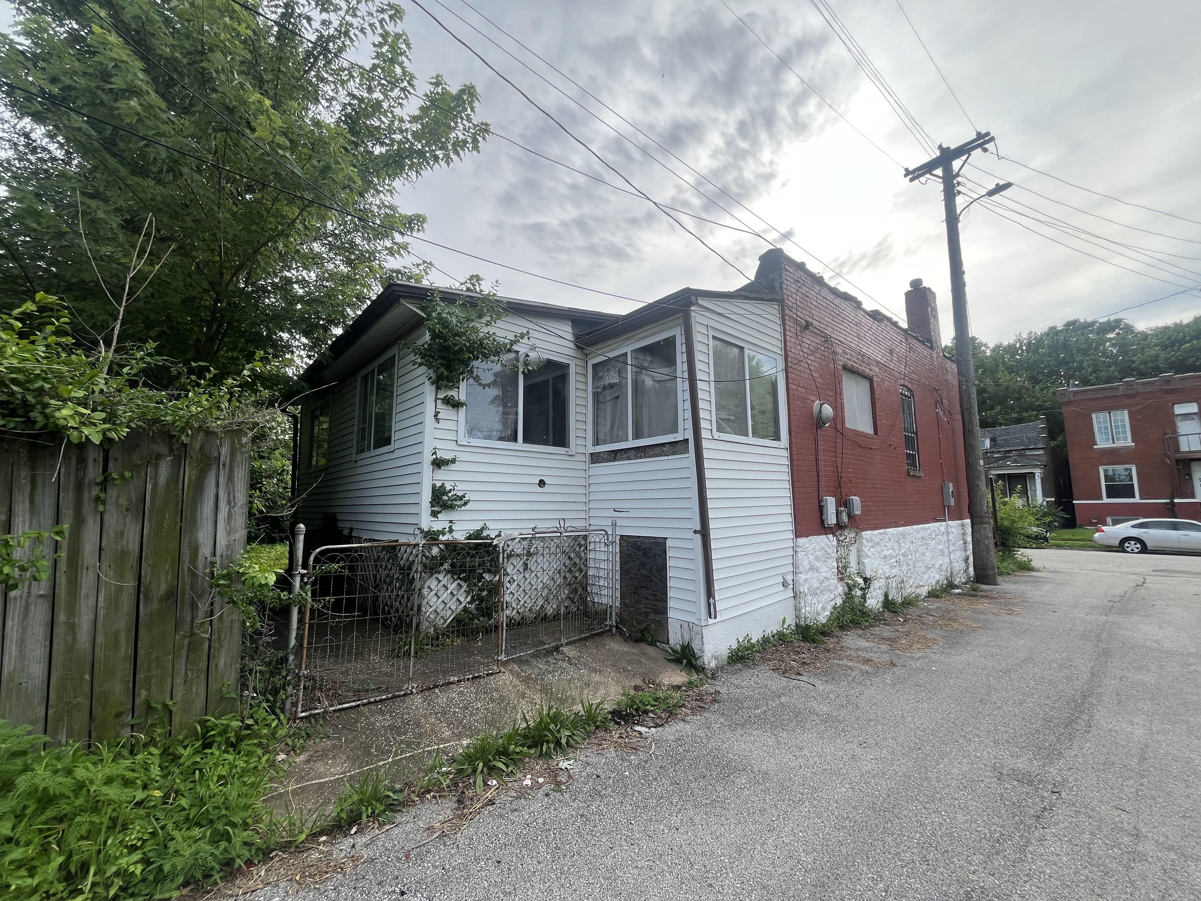 2810 Norwood Ave Saint Louis MO 63115 – Image 4