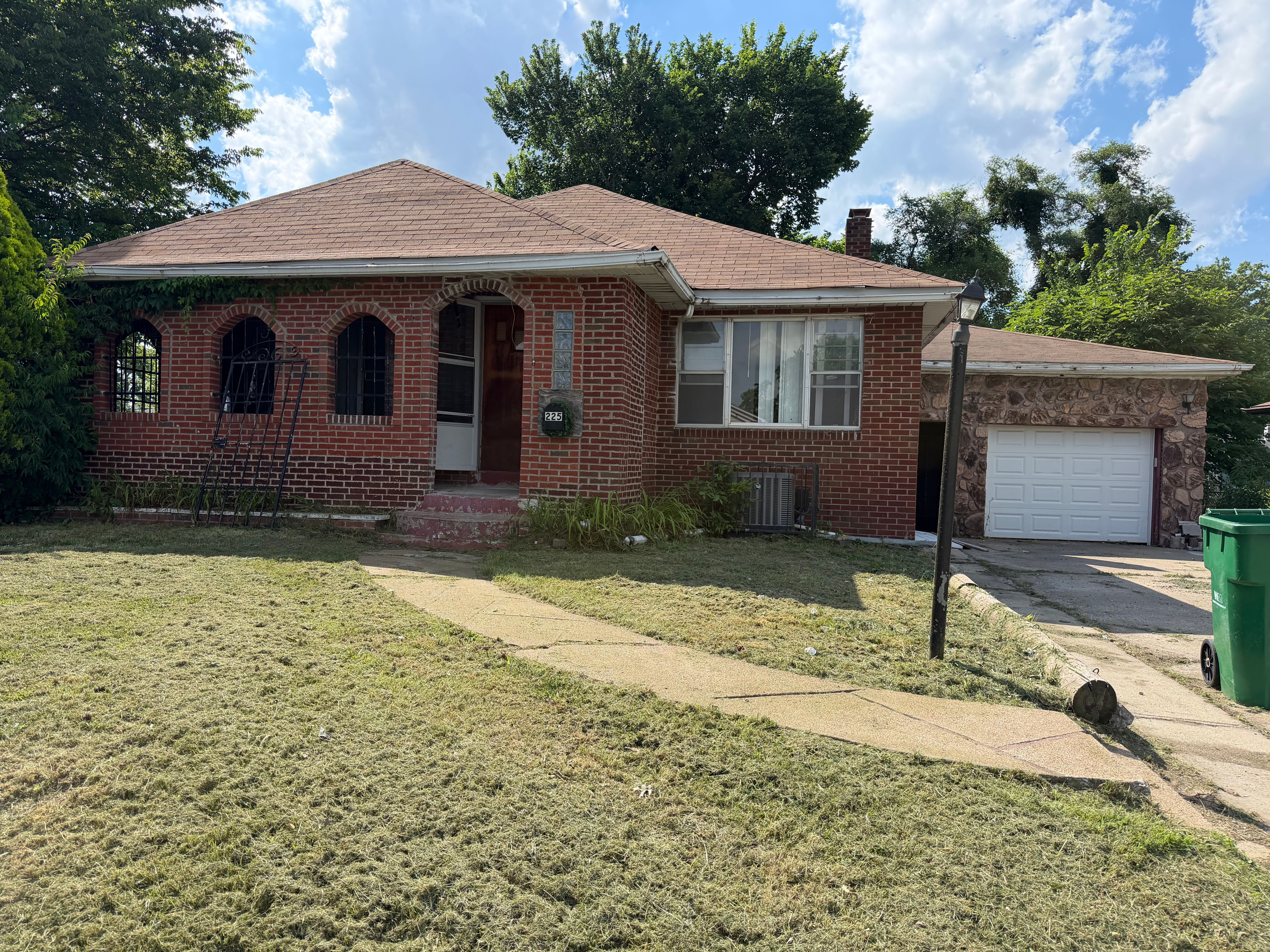 225 N 63rd St East St Louis IL 62203 – Image 2