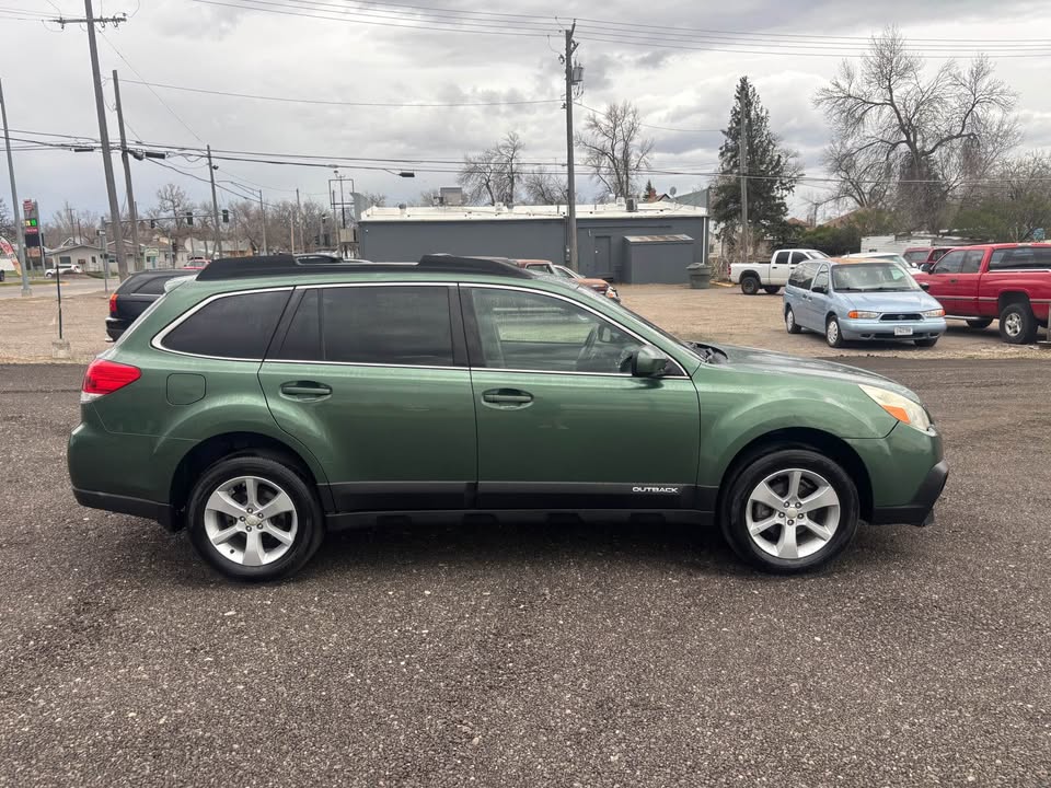 2014 Subaru Outback Premium – Image 5